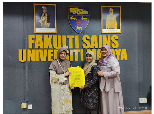 Visit of Faculty of Fisheries and Maritime Lecturers and Students Introducing Aquaculture at the University of Malaya